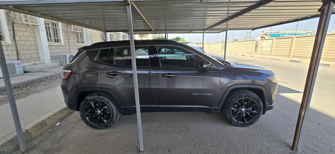 🚘 للبيع Jeep Compass 2018 وارد أمريكي 🚘
✅ موديل 2018 فئة  latitude 
✅ وارد أمريكي
✅ محرك 2.4 لتر اقتصادي وقوي
✅ بانوراما طكتين
✅ ناقل حركة أوتوماتيك
✅ شاشة وسطية
✅ كاميرا خلفية
✅ Apple CarPlay و Android Auto
✅ تحكم من المقود
✅ مثبت سرعة 
✅ تكييف رائع
✅ إضاءة LED
✅ أنظمة أمان متعددة
🔹 السيارة بحالة جيدة جداً
🔹 وارد أمريكي
🔹 حادثها ضرر خفيف من جهة البنيد الأمامي فقط وتعديل بارد بالجاملغ
🔹 جاهزة للفحص والكشف بأي مكان
🔹 نظافة داخلية وخارجية مميزة
🔹 ماشية 92 الف كم وصدرها جاهز

للاستفسار والمعاينة:

📞 ***********
📍 الموقع:  بابل
💰 السعر:  110
