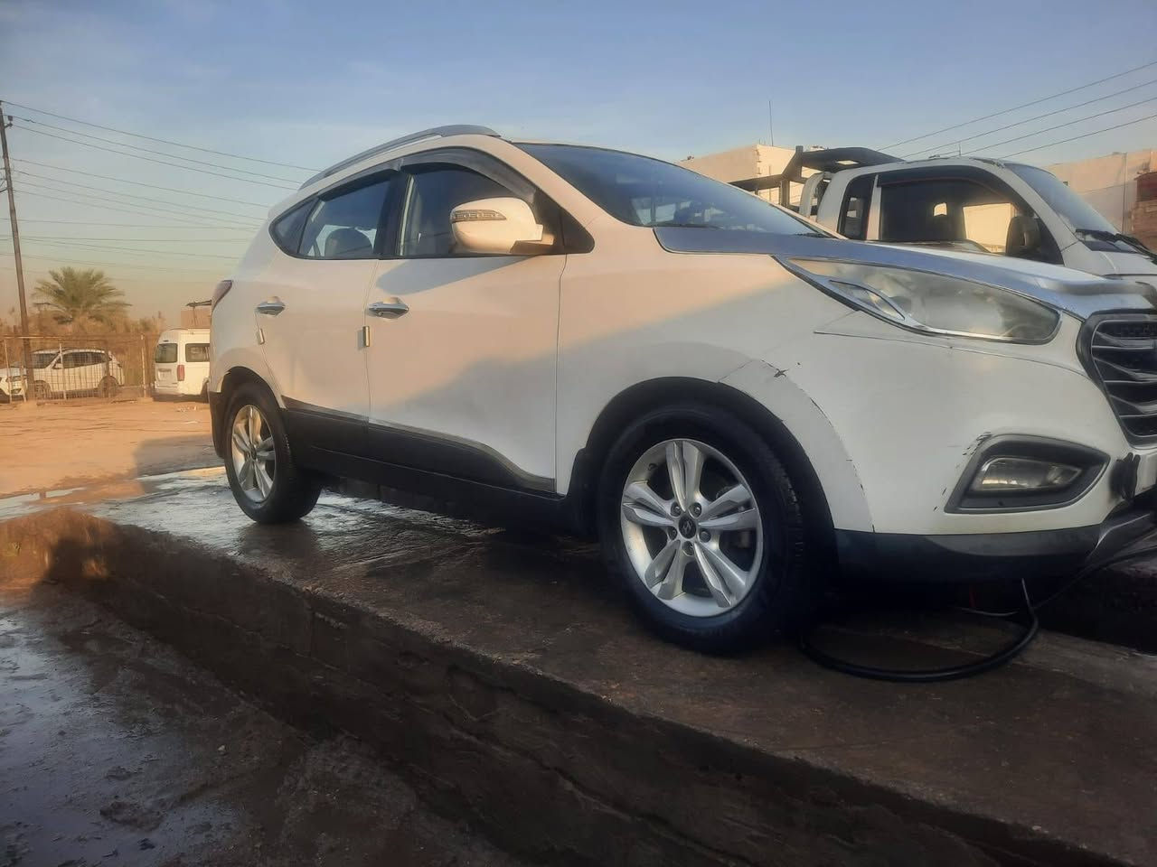 مراوس مراوس مراوس  باحدث والفرق موجود 
🚗  مراوس اوبيع : 
       ⚘️🍀⚘️هيونداي توسان 2013
📍 مكان السيارة: بغداد – المدائن
📞 للتواصل: ***********
💰 السعر :-130 ورقة – قابل للتفاوض
🛠️ المحرك: 4 سلندر – 2400cc

⚠️ أضرار السيارة:
• وارد خليجي
• ضرر في جهة عكس السائق (مبدل بنيد وجاملغ) أصل مطابق

📌 تفاصيل إضافية:
• رقم السيارة بغداد مشروع وطني
• باسم المالك تحويل مباشر
• لون السيارة أبيض
