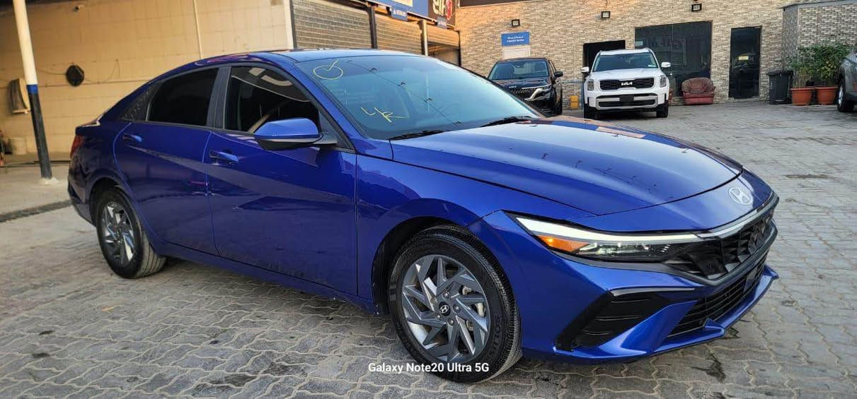 ألنترا موديل 2024 
مرقم وكامل شهداء كركوك حادثها بنيد وچاملغ بدون تبديل صبغ فقط بدون دواخل بدون ايرباك  غراضها كلهن نفسهن الأصليات مابدلات ولا ضرر داخلي ماشيه 18000 مايل وقابل للزياده سياره جديده بمعنى الكلمه وراعيها مستعد يسوي وكاله تسجيل جديد باقي سنه ونص وتصير حره  موجوده بالبصره  بيع او مراوس ب K5  شمالي بدون رقم 
السعر 145 وبيها مجال للاستفسار *********** البصرة, العراق
