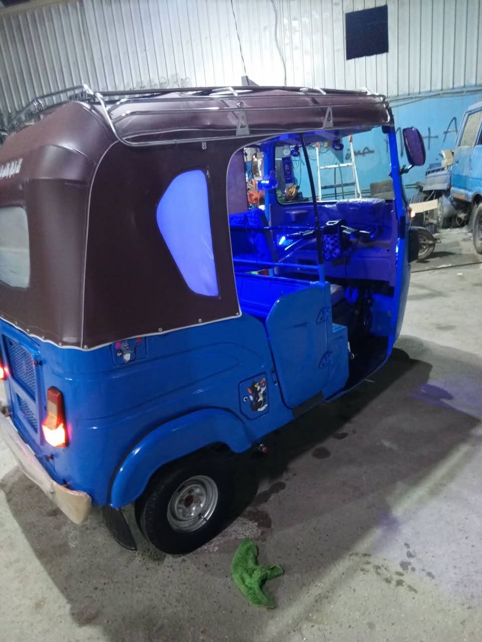 سلام عليكم ورحمة الله وبركاته 
تكتك للبيع مديل 22رقم وسنويه 
تكتك خير من الله مال جناي 
بيه ضربه بسيطه وراجعه بارد 
ومصبوغه صبغ عام جماليه 
مكينه كفاله وخير من الله 
كهربائيات شغاله كلشي مابيه نقص كبل للشارع 
السعر 7ونص وبيه مجال حكك لجيه شي بسيط 
مكان القاسم ؏ مستعجل على بيعته 
***********
