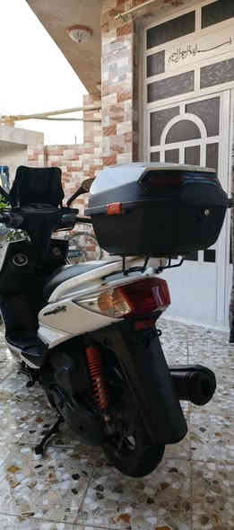 سلام عليكم..... 

دراجة سكنس فحل نوزل خطين ياماهي ياباني رمبة برغي 🔩 واحد مامفتوح بيهة 

الدهن وكالة موتل الاصلي الاحمر
تجي وبعينك تشوف الدهن والبانزين 
يشهد الله علية تاخذهة وانت مغمض دراجة مامتعوبة مشمورة 

البانزين محسن.... السعر مليون و٨٠٠ الف 
كلشي موجود بالسوك حتى ب٥٠٠ الف اكوا وكلمن ونضافتة 

***********
