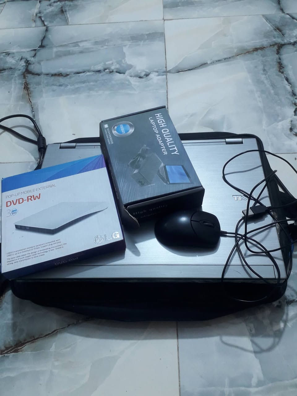 لاب توب للبيع (باله) أمريكي Dell Latitude E6510
نظام التشغيل ويندوز (Windows 10 PRO)

النظافة (90%) على الفحص

جميع مواصفات الجهاز تلكونها داخل الصور

الجهاز يأتي مع:
*شاحنة جديد
*ماوس
*حقيبة
*خارجي DVD

السعر(100 ألف)

المشكلة يلي بي بطارية متاخذ شحن فقط إما الجهاز
سليم 
📞📞للحجز المراسلة على الخاص او على الواتساب 
(***********)📞📞

              🚛🚛ويتوفر خدمة توصيل🚛🚛

تحياتي للجميع
