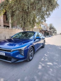 للبيع كيا K4 وارد امريكي موديل25 حادث بنيد مبدل فقط وجملغ بارد الجهتين...