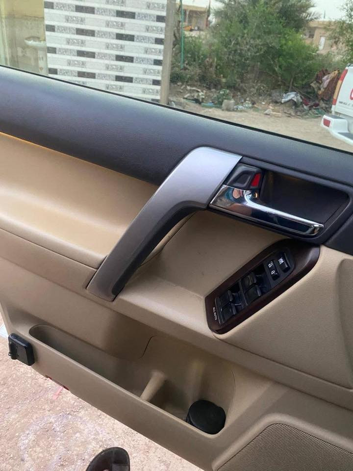 لاندكروزر برادو  VX 2014 ( 6 سلندر )
السيارة ماشيه 120الف  فول مواصفات 

المواصفات 
فتحة سقف
حساس امامي خلفي 
كامرة خلفيه 
لد نهاري
ثلاجة 
تبريد ثلاث قطع 
تبريد كشنات 
مانع انزلاق 
شاشة بلادي 
دشبول لكزز
داخل بيجي 
بصمة ابواب 
بصمة تشغيل
سماعات اربع جهات كلشي شغال بيها
سيارة عليها ادامه من شركة تويوتا اليابانية
رقم صاحب سياره ***********
