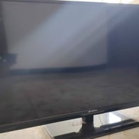 ميز تلفزيون و تلفزيون حجم ٣٢  07705967979