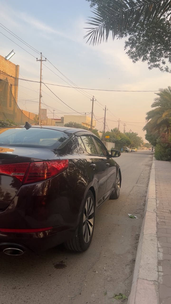 السلام عليكم من رخصت الادمن
كيا أوبتما امريكي ١٣ حدثها جاملغ الخلفي  وجاملغ الامامي مبدل صور سونر موجود
ماشيه ١٣٠
سياره كلش نضيفه 
تخم تاير
كير و مكينه اكفلهن بلعقد 
تبريد ثلج
باتري جديد
صدر خلفي امامي  جديد
شاشه كامره 
بغدادبسمي سعر ١١٠
مكان سياره بغداد دوره حي صحه
***********
