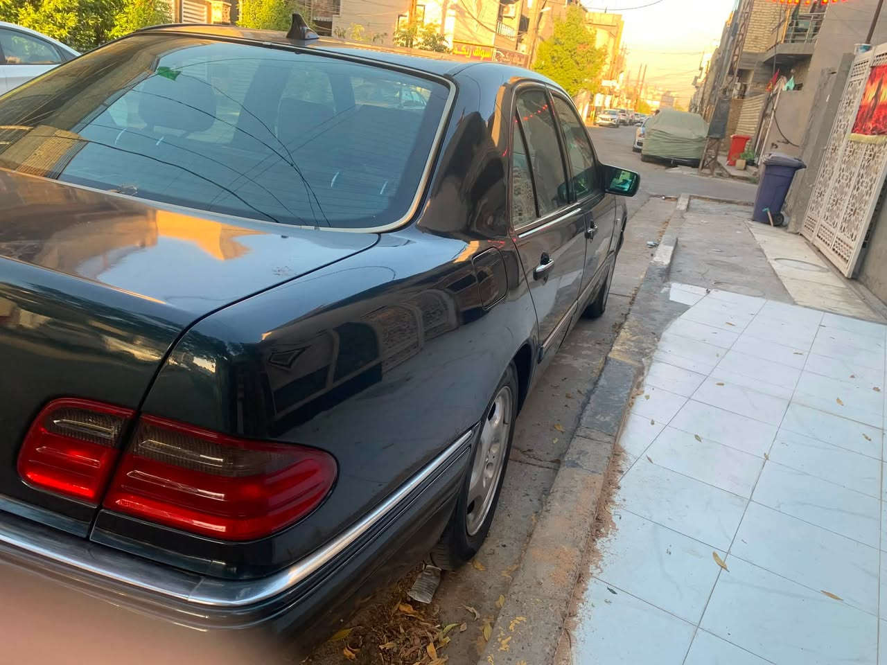 مرسدس بسمي بغداد جاهزه مكينه كير تبريد كله جيد سعره ٨٥ اخوان  بل عافيه عليه اتليخذها تحويل ثاني يوم عنواني بغداد  ***********
