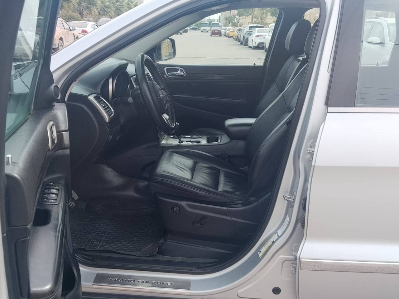 سلام عليكم سياره نوع جيب لاريدو وارد امريكي موديل 2013فول مواصفات واحد عل واحد كفاله عامه عده قطعتين كلير بدون دواخل والباقي كفاله عامه الاخير كفاله كير مكينه حداديه تخم تاير تبريد تدفىه تبريد ثلج شاير مري تحكم مري شاشه كامره حساسات تحكم ستيرن جهتين خمسه ويل كب 6سلندر فول مواصفات خنك العنوان كربلاء السعر 157وبيه مجال حك الجيه الهاتف ***********بسمي تحويل مباشر
