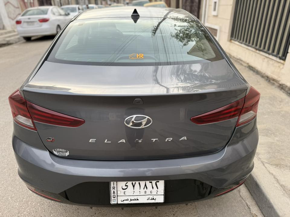 النترا 2020 رصاصي
فول السيارة 1/1 
بصمة 
شاشه وكامره
تدفئه مقاعد مع سترين
رادار امامي 
حساسات 
لايت عدسات زنون
@سونار للسيارة مرفق مع الصور
السيارة جاهزه سنويه بأسمي 
العنوان الدورة_ حي الصحه
$$مكلف بالنشر رقم صاحب السيارة
السعر 125 وبيها مجال 
***********
