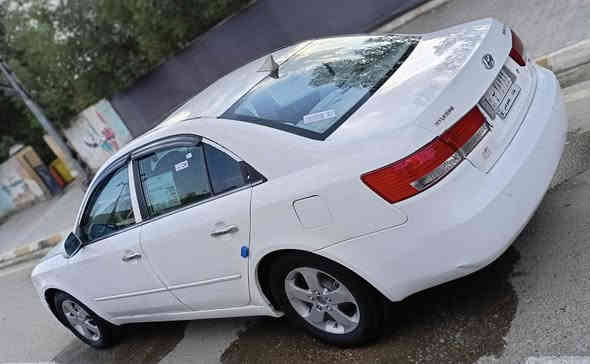 سلام عليكم سياره هيونداي سوناتا موديل السياره 2006محدثه 2010وارد امريكا حادث جاملغ امامي وبنيد  فقط رقم بغداد مشروع وطني سنويه جديده السياره جاهزة من كلشي مكان سياره واسط السياره مكفولة كفالة عامه من كص نقل جثه والوصولايات والكلبه ولتجيه صبغ حزام مكينه ولكير 24 مكفولات تبريد شغال السياره اي نقص مابيه حداديه خلفي امامي جديده تخم تاير جديد سعر السياره 82 ورقة بيه مجال حك جيه رقم موبايل صاحب سيارة موجود بلنشر 
***********
