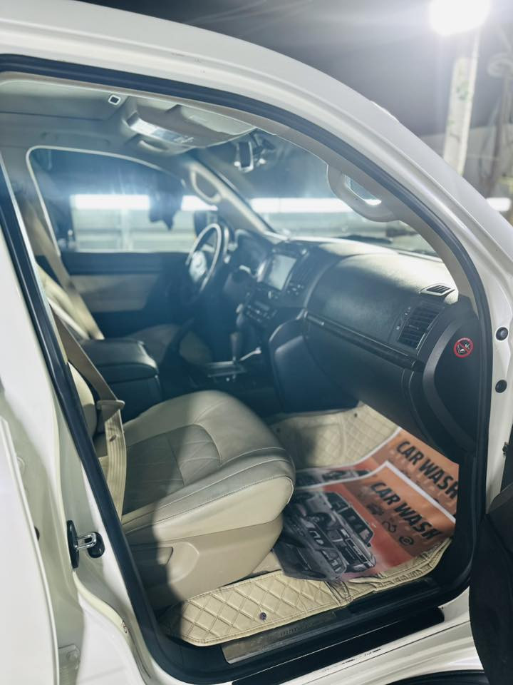 للبيع
تويوتا لاندكروزر GXR موديل 2011
ستينية، خالية من الضرر والحوادث
نظافة عالية – مكينة وشاصي ممتاز
السيارة جاهزة للفحص
السعر 33000$ 
📞 للاستفسار:***********
