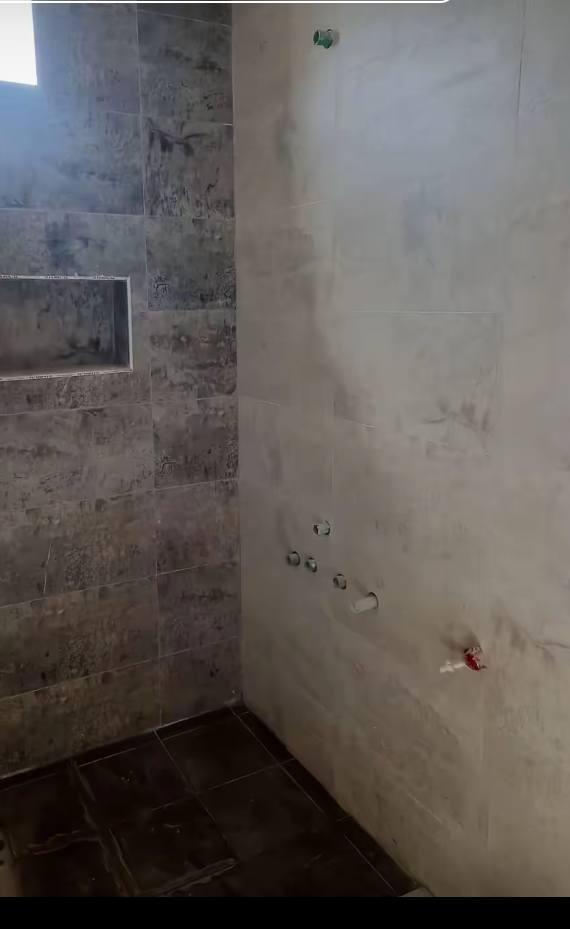 السلام عليكم خلفة جميع أنواع السيراميك جدران أرضية لوح درج *********** انتصل وبيك خير وتدلل خاص مفتوح
