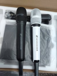 مايكات لاسلكي باله جديد 90الف قفل شامل التوصيل سنهايزر 2 مايك مع رسيفر...