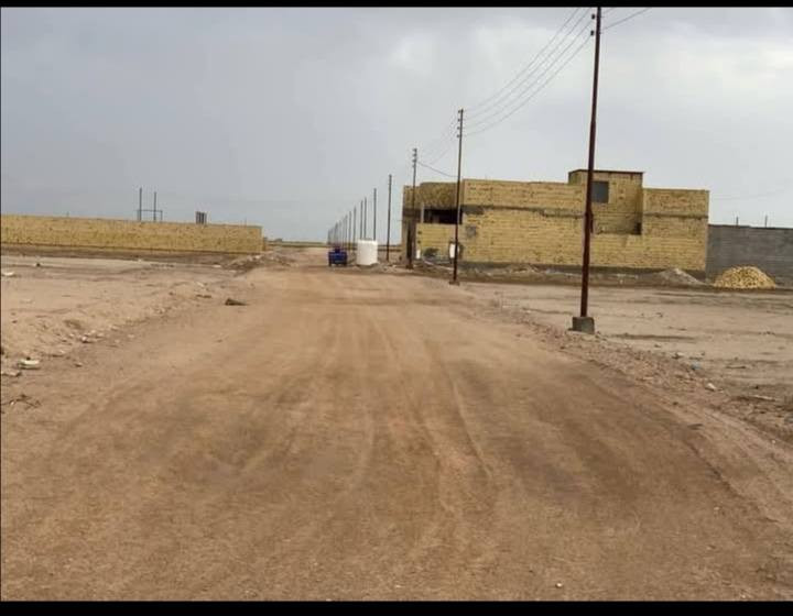 سلام عليكم ورحمه الله توجد الدينا قطع اراضي للبيع اسعار مناسبه جدا 200متر300متر400متر600متر1000متر مع دوانم وبيوت هياكل وبيوت جاهزه السكن مع كافه الخدمات كهرباء وماء وشوارع 15متر و10متر سبيس ومدرسه حديثه ومولد انبيريه طريق ناصرية سيددخيل قرب شريكه نفط ذي قار وعلوه الخضار منطقه الخميسات الاستفسار اتصل على الرقم التالي ***********
