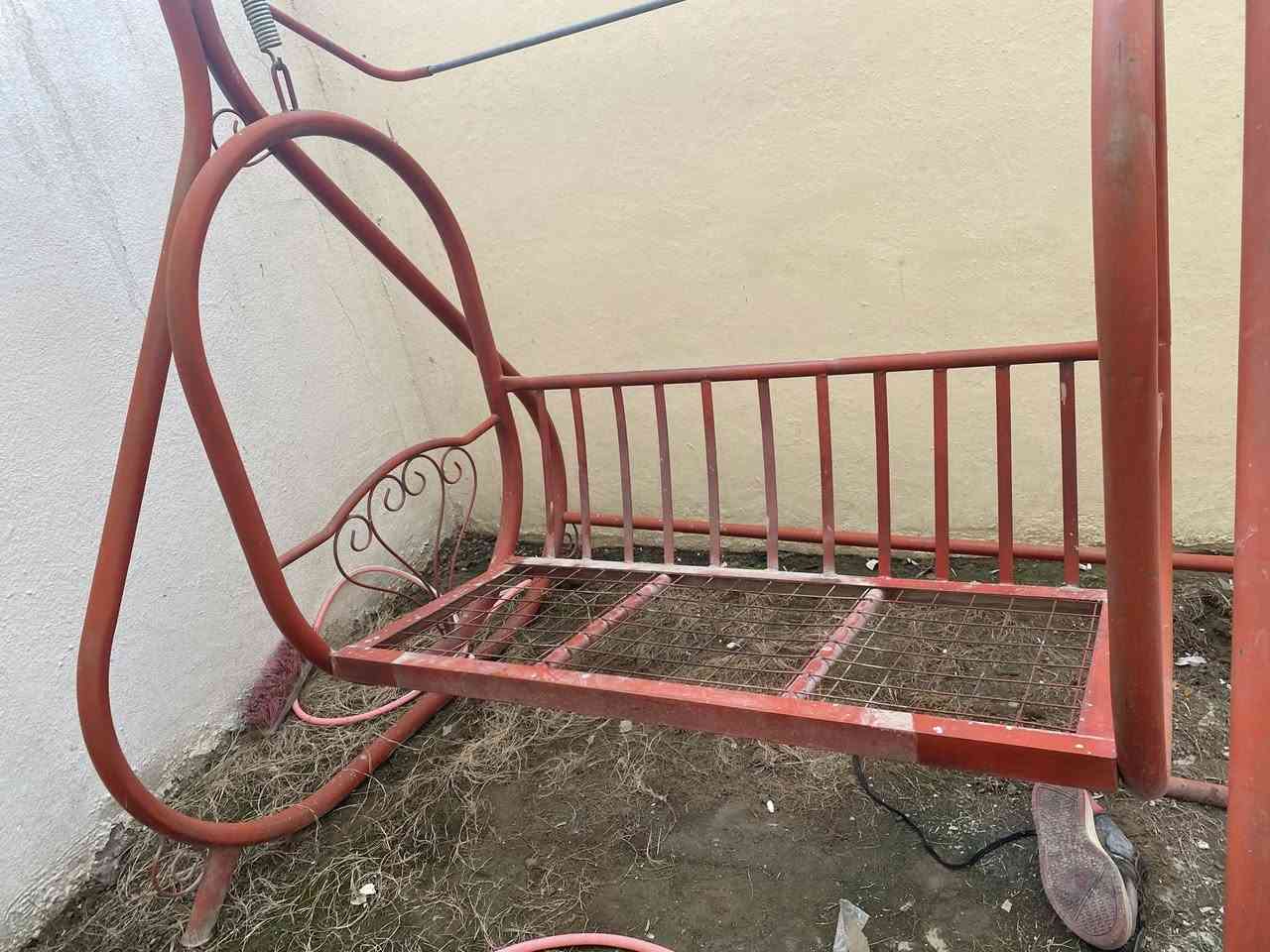 سلام عليكم مرجوحة للبيع حديد اصلي  الاستفسار ***********
