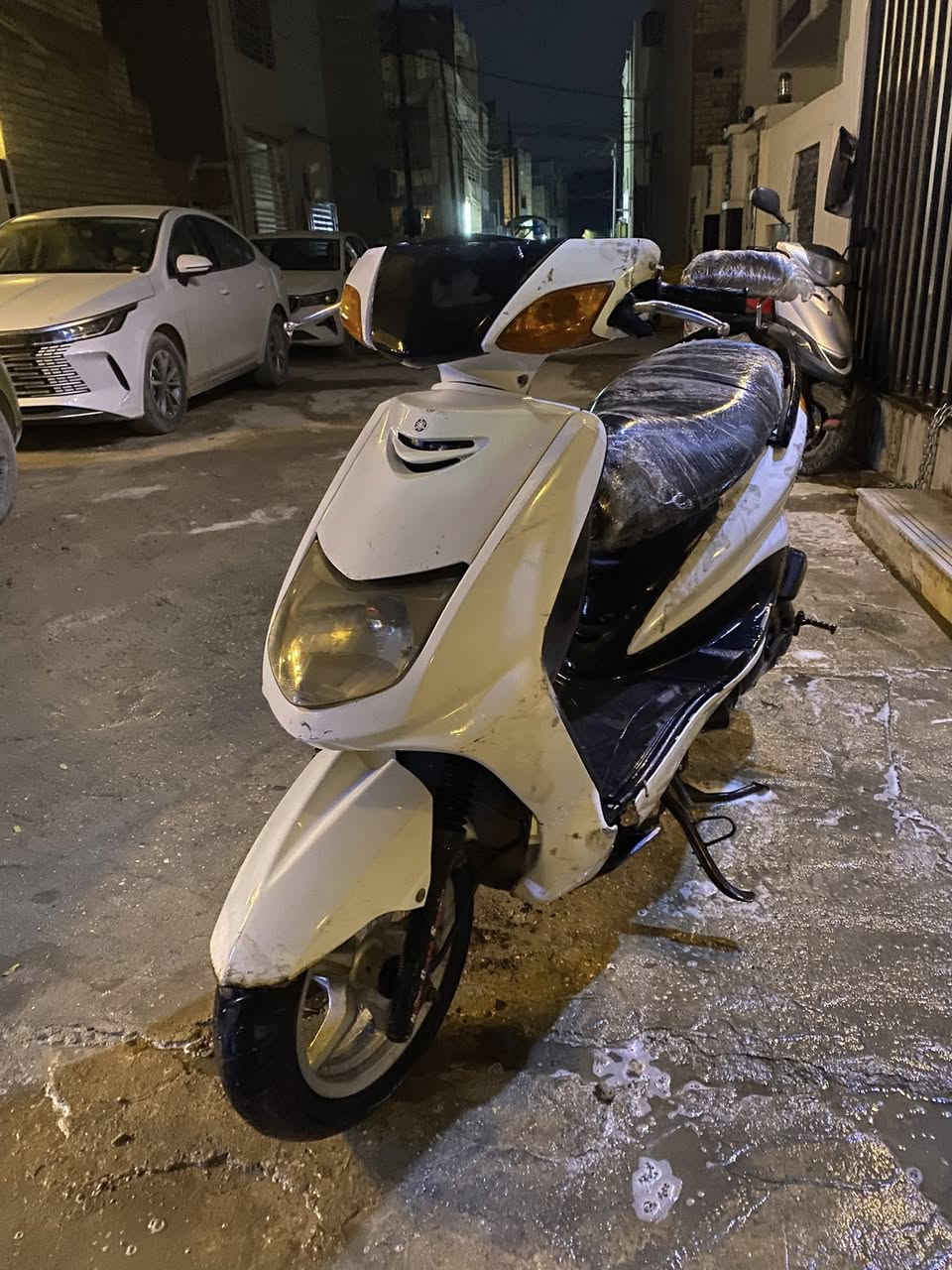 سكنس نثية نقصهه بس كابريتر يخربط دراجة سلف وهندر شغال للبيع 500 وبيهه مجال مكاني الدورة ***********
