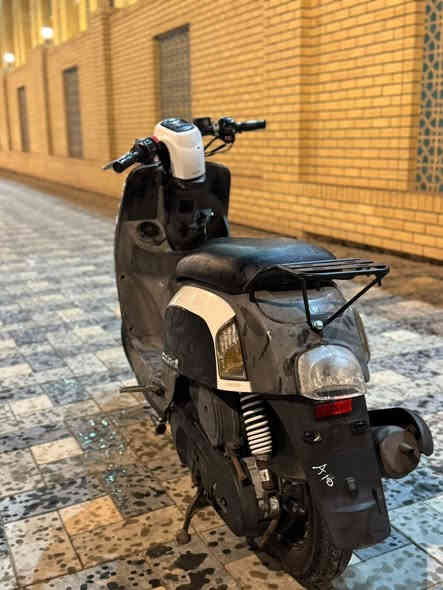 سلام عليكم بوليس للبيع الدراجه مكفوله كفاله عامه كفرات ختم واحد ويا المكينه صالهاا شهرين طالعه من الرمبه كلشي شغال كهربائيات الدراجه نوزل مو كابريتر تاخذهاا تفحصهاا وين ميعجبك اذه بيهاا شي  ابلاش اخذهاا ابيع لن متوازي (سعرهاا950وبيهاا مجال بسيط حك الجيه شراي انتصل ع رقم لا تراسل مارد/***********
