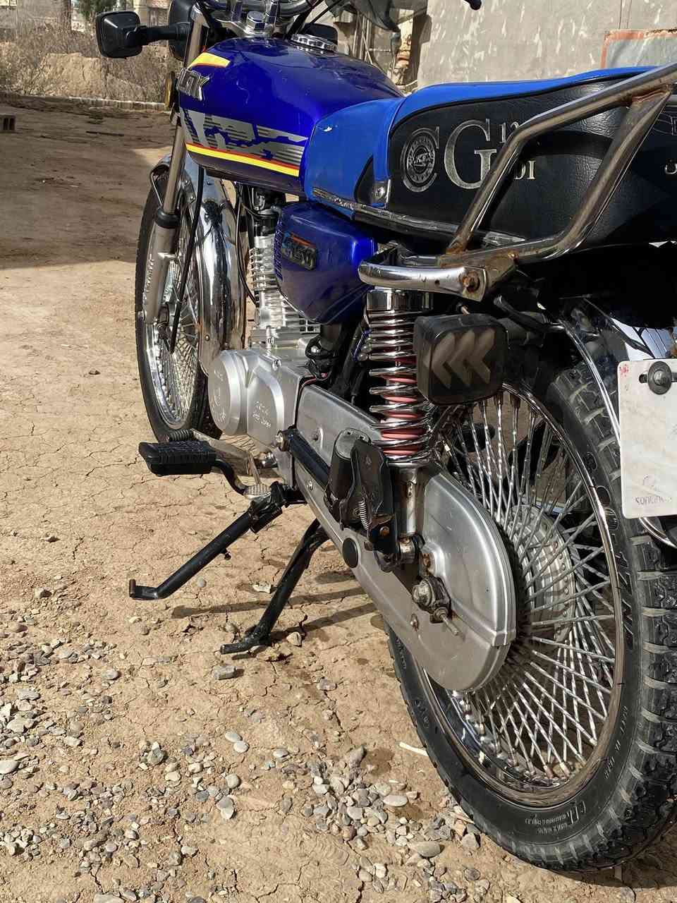 دراجه تايكر للبيع موديل 24 دراجه كله شغاله مابيه نقص مكينه ما مفتوحه سعر 680 او بيه مجال مكان جديده الشط متواجد خاص او رقم ***********
