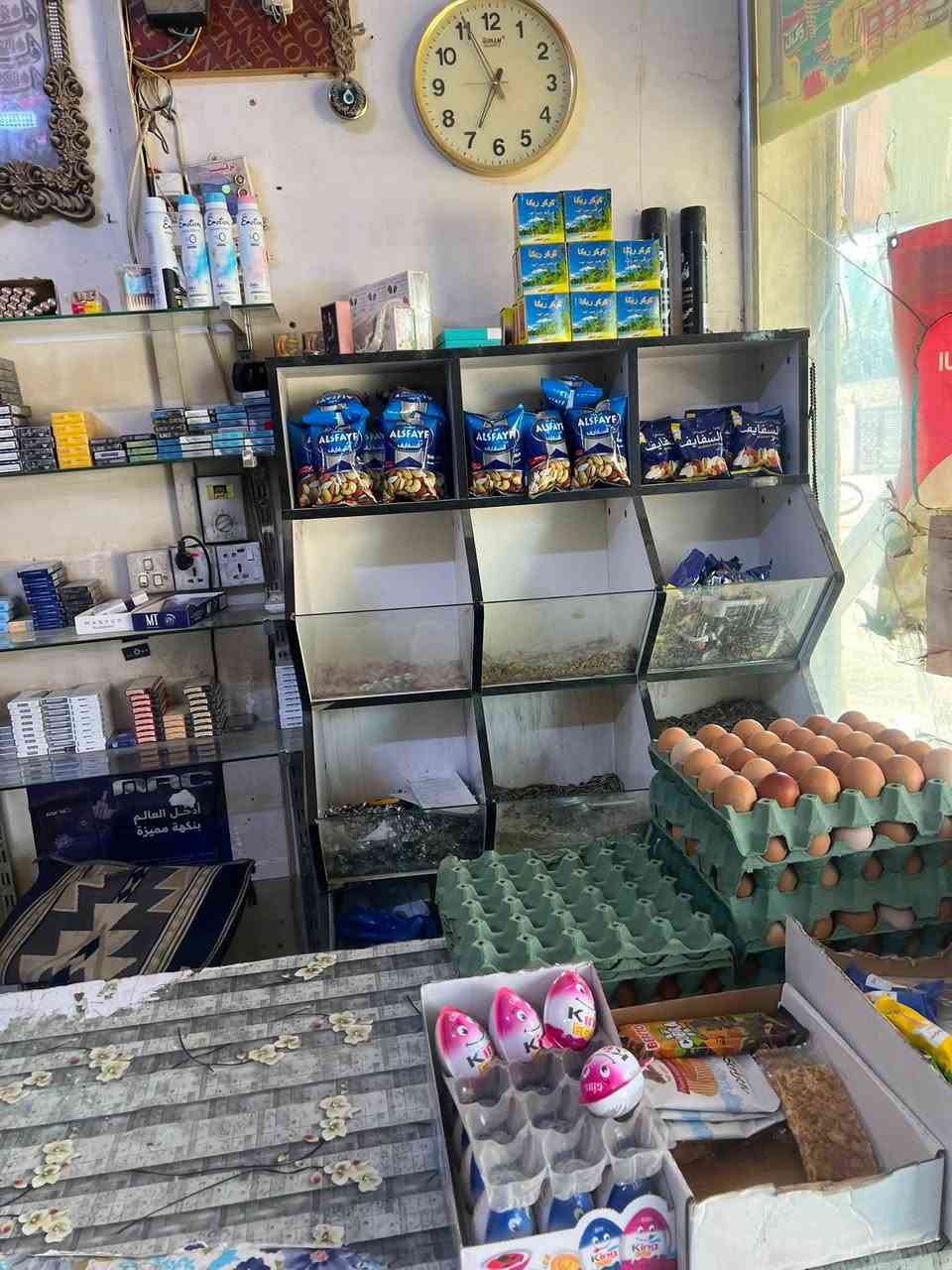 السلام عليكم
اسواق للبيع لعدم التفرغ في الطهمازيه تحتوي على برادات عدد 8 ومجمدات عدد 3 الاسراق شغاله خير من الله الموقع 

حميديه مقابل مخبز المصطفى للاستفسار الانصال على الرقم ***********
