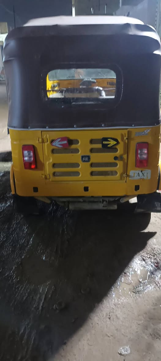 سلام عليكم تكتك ٢٠١٨ رقم وسنويه بسمي تحويل ثاني يوم التكتك معمره فقط دوس أماميه وخلفيه ما بيه ضربه مكينه لا تنقيص ولا تبخير التكتك خير من الله تأخذه كبل للشارع صفاح بلاديه  ما معمره شوفه عينك تجي وتكلب براحتك كلشي ما بيه السعر ٦ملايين وبيه مجال مكان مدينه الصدر الدسيم الاستفسار ***********
