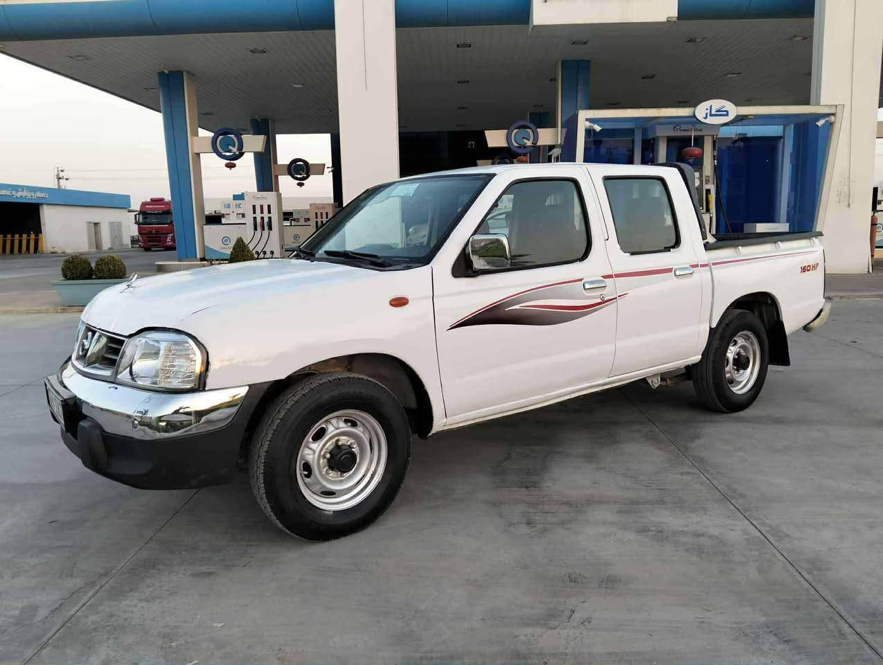 نيسان موديل 2012 
كير و مةكينة و اكسل بةشةرت 
تةبريد سارد و گةرم  بةشةرت 
كاربايةتى بةشةرت 
ناو سور جام كاربايى و باوةرة
سةنوى نوية تا 7/2029
عام بوياغة  تةنها دكمةى نيوان درگاى سايق و بشتى بيوةى  بيش و دواى كةبس بةشةرت 
زم .***********-***********
شوين رانية رانية, السليمانية
