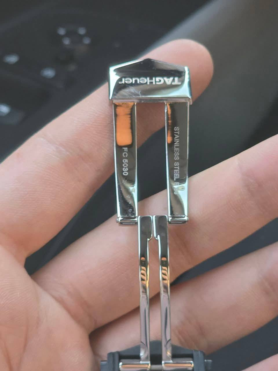 تاك هيور sls
ساعه راقيه سناتر  شغاله..
سير ربل …مختم من كل جهات 
ضد الماء ،،مع علبه ملحقات كامله الاصليه كارت ضمان 
السعر35الف  مع توصيل


**إذا كنت صاحب هذا الإعلان وتريد حذفه لأي سبب، رجاءا أرسل رسالة إلى الدعم الفني**