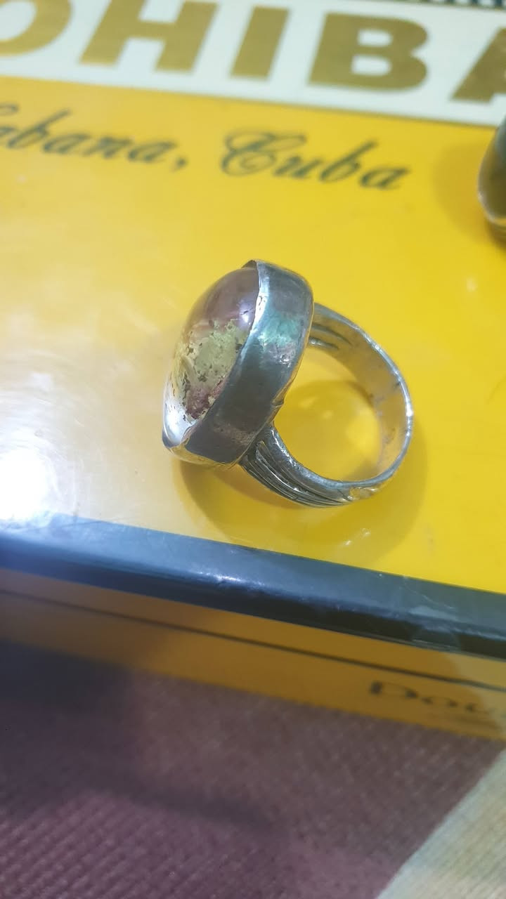 للبيع ٢ شفه يمانيات واحد زمرد واحد ترومالين الاصلي واحد در مصور اسم محمد   ص   كلمن وسعره اتصال ***********
