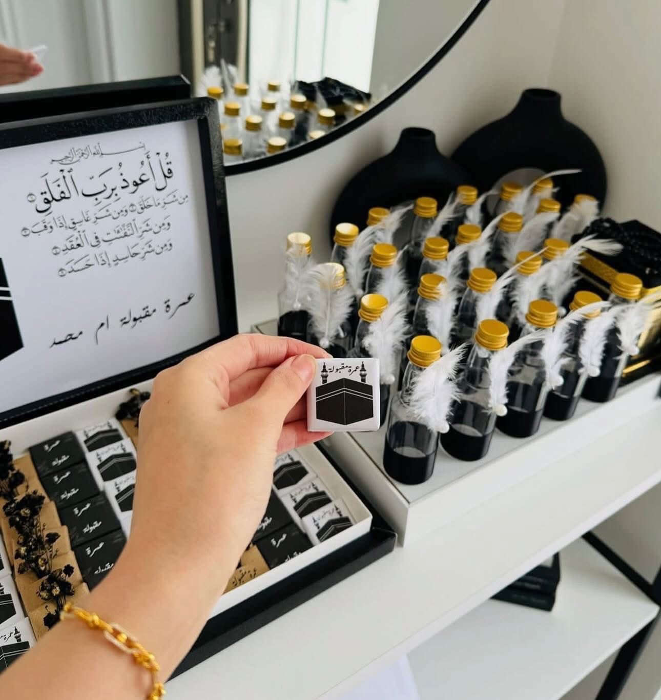 لأن كل مناسبة تستحق لمسة خاصة!
 نقدم لكِ توزيعات فاخرة وتصاميم مميزة تتناسب مع كافة مناسباتك السعيدة، ونحرص على أن تجعل كل لحظة لا تُنسى.

💐 إمكانية تخصيص الألوان والطباعة حسب رغبتك، لتناسب مناسباتك المميزة مثل:
 • خطوبة
 • زواج
 • حنة
 • ولادة
 • تخرج
 • حج أو عمرة

🚚 توصيل سريع 
للحجز والاستفسار  مراسلة الصفحة او الاتصال بالرقم


**إذا كنت صاحب هذا الإعلان وتريد حذفه لأي سبب، رجاءا أرسل رسالة إلى الدعم الفني**