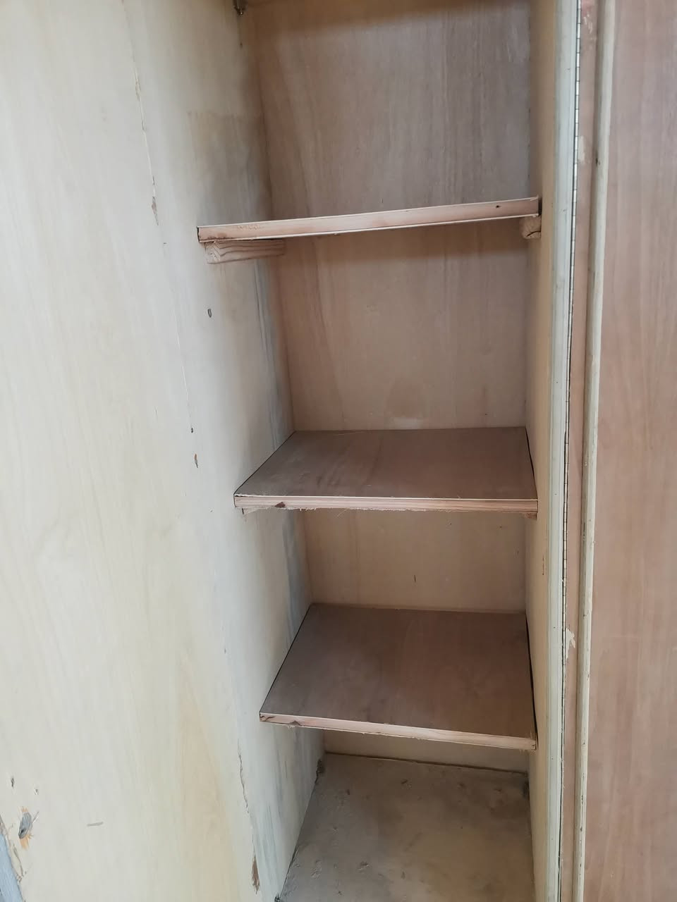 كنتور ٤بيان تزكام درجة اولا شغل ثقيل رفوف كبس وبسعر مناسب معرض السلام البيع والشراء المواد المنزلية الجديد والمستخدم رقم الهاتف *********** أو على الخاص وبأسعار مناسبة وذا عندك مستخدم نراوس وياك هذا نموذج من عملنا اسعارنا تنافسيا
