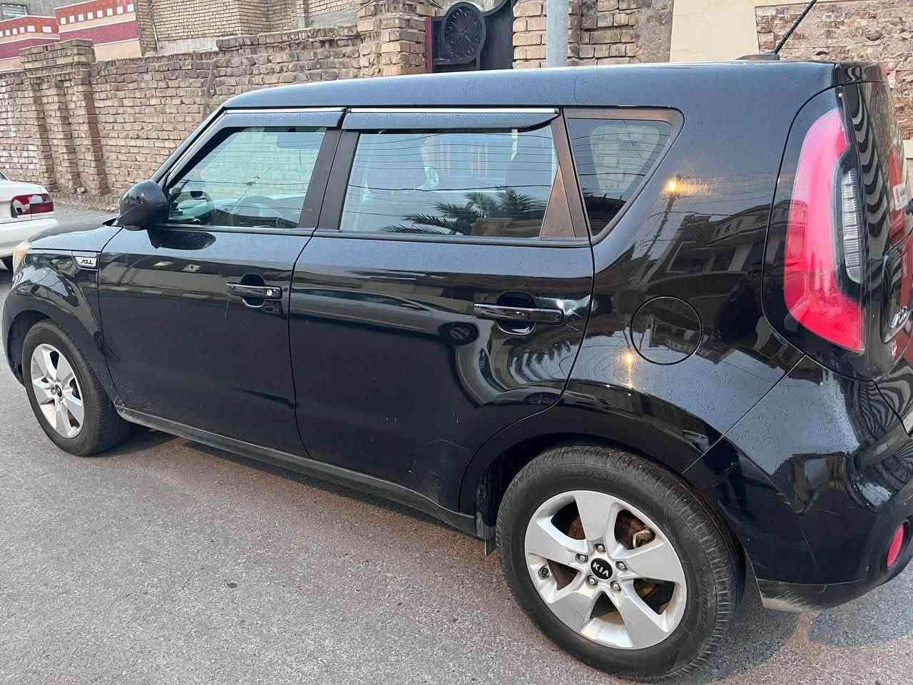 سلام عليكم
كيا صول للبيع 2019 حادث موضح بالسونار 

السيارة جاهزة من كلشي گير مكينة مكفولة 

مواصفات عادي مكينة 1.6 4سلندر السيارة كاملة من كلشي 

ماشية 56 الف مايل

السعر 120 و بيه مجال

للتواصل ***********
