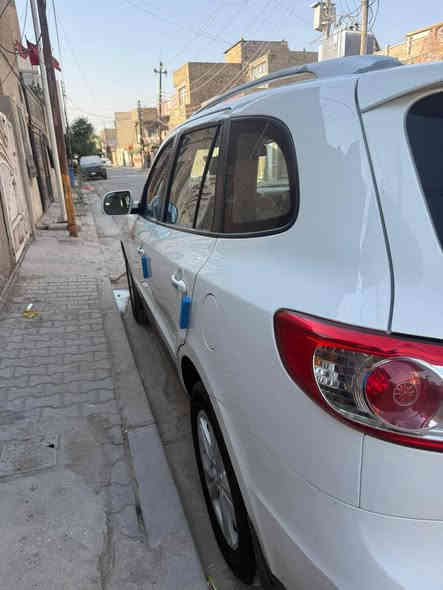 السلام عليكم
سنتافيا 2011خليجيه رقم بغداد 
مكفوله كفاله عامه عدا الجاملغ الامامي 
السياره فول مواصفات 6سلندر 3قطع تبريد 
السعر 155وبيهه مجال مكان السياره بغداد جسر ديالئ 
للاستفسار الاتصال ***********
