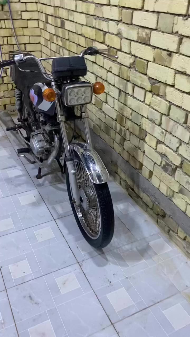 كلك موديل ٢١ 
٢٠٠ الف قفل اخوان رحمة لوالديكم الي مو شراي والسعر يشوفه غالي لايدخل خاص ❤️


**إذا كنت صاحب هذا الإعلان وتريد حذفه لأي سبب، رجاءا أرسل رسالة إلى الدعم الفني**