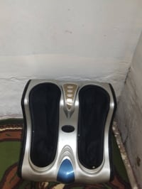 من رخصت صاحب الكروب دلاكه مال رجل للبيع قيم بل يرظه الله  وخذهه الشعب ...