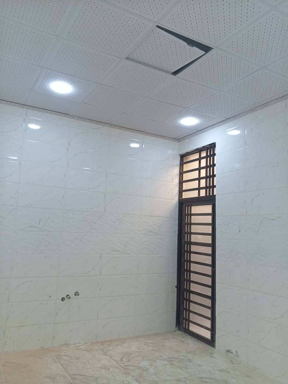 سلام عليكم
بيت للبيع م100متر بنيان درجه اولى بنيان جديد بيت جاهز لسكن السعر 65 مكانه مجمع بيتي 2 الستفسار تصال بل رقم ***********
