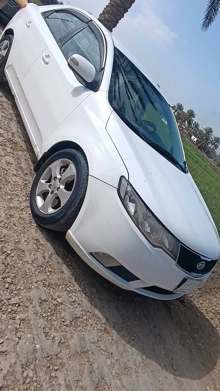 السلام عليكم سيراتو للبيع موديل 2010
خليجي مكفوله كفاله عامه من عده تكحيل بكارت 
رقم بابل مداور ثاني يوم 
العنوان بابل الحمزه الغربي ..***********
السعر 105
