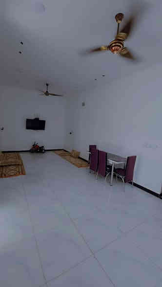 السلام عليكم 
دار للبيع في حي المنتظر الاول (مستعجل على البيع )
المساحة 170 متر
تتكون الدار من إستقبال 7.4
وغرف نوم عدد 2 
ومطبخ وحمام خارجي وداخلي وصاله كبيره الإستفسار الإتصال على الرقم التالي ***********
