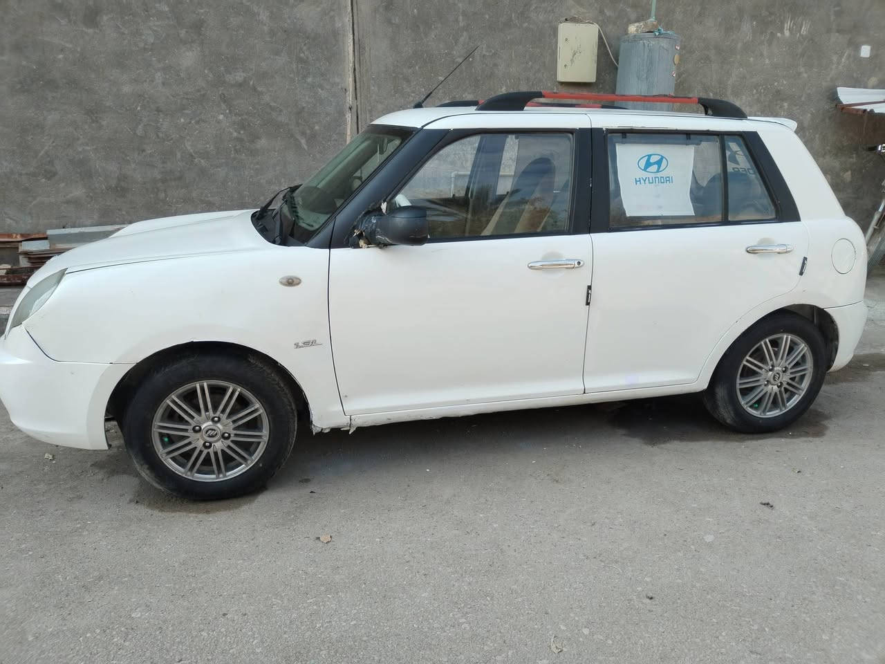 السلام عليكم
ليفان موديل 2013 جاهزه على اخر حبايه مكينه وكير خير من الله تخم تاير جديد لايضربه ولاصبغ كلهه بلادي   سياره كاعده ماتصرفين عليهه ولا ربع بانزين ودهن فقط سعرهه 39 وبيهه مجال قليل للتواصل او المراسله 

***********
