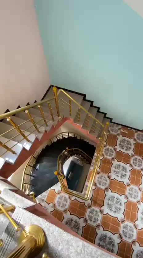 بيت طابو صرف منطقه الثوره
امامه ساحه( حديقه) ركن مساحته 150
ثلاث طوابق .الطابق الاول استقبال.غرفه نوم .صاله صحيات داخليه .طارمه وحمام خارجي .منور
الطابق الثاني 3 غرف نوم .صاله .صحيات
الطابق الثالث مخزن كبير .بيتونه سطح شتايگر
بيت تام المواصفات .طابوق والسقف كونكريت 
ارضيه الطابق الاول مرمر تركي.ارضيات الطابق الثاني سيراميك اسباني.الحمامات والمطبخ كلها سيراميك اسباني…المطبخ حار وبارد مع كاونتر خشب تركيHDF
تاريخ البناء 2018
متوفره كافه الخدمات تبليط .ارصفه .مجاري .مدارس.اسواق
سيارات.مجمعات تجاريه
الموقع /ناصريه: الثوره
للاتصال على رقم 
***********
