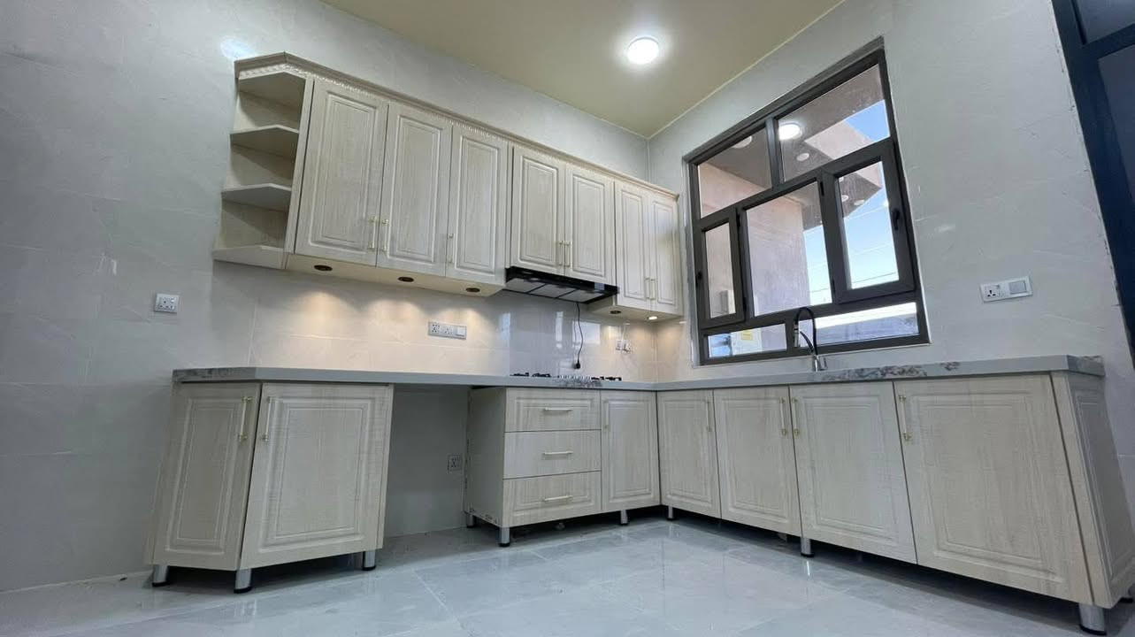 لتكن احلامك أكبر من مخاوفك ولتكن افعالك أعلى صوتا من كلماتك
عالم المطابخ 
"استمتع بمزيج مثالي من الأناقة والعملية في مطبخك!                                        
تصميم عصري بخامات عالية الجودة يعكس جمال التفاصيل وراحة الاستخدام. ✨🍴 
مع عالم المطابخ يتم تصميم مطبخك بعناية
📍العنوان - العماره -ميسان 
قطاع 28 جهه الكفائات مقابل اسواق الشمس 
***********
اوقات العمل من الساعه 10 صباحا الى الساعة 10 مساء عمارة, ميسان
