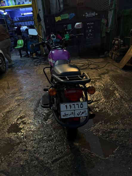 سلام عليكم دراجه دايوان جبلي مرقمه اربيل سنويه ب اسمي  تشتري دراجه ثاني يوم احوال محرك 200كفاله عامه من كير مكينه شاصي درجه مشتغله شهرين دلفري بس شرط دهن كل 6ايام ابداله يورو 1/1 دراجه  سعره 2550 بيه مجال يشهد الله سبب بيع لان مريض 
 مزوده 
1_شاحنه اصليه ام جداحه 
2_ ستاند موبايل اصلي ابو دبلات 
3_شادله تاير خلفي عريض 
4_ شادله تعلاوه دبل الخلفي حته صير علو بوكسر 
5_شادله زنجيل دبل ابو ربلات 

رقمي 
*********** بي واتساب قليل متواجد على فيس بوك
