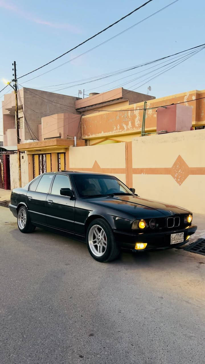 BMW525بدون صبغ بدون ضرر كير  ومكينا شرط تبريد ثلج موديل90 كير عادي السعر57 او بيها مجال حك الجيه مكلف بالنشر رقم صاحبها ***********

