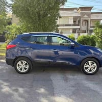 توسان موديل ٢٠١٢ نضيفه جاهزه بيها صبغ مثل ماوضح بسونار مكينه كير تبريد...