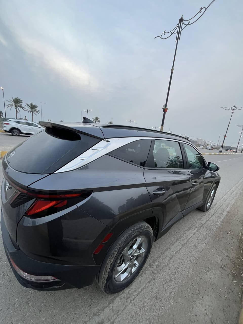 توسان2024 ماشيه 37الف كيلومتر حادثها صندوك رادارات جانبيه اوتو بريك تدفئه كشنات وستيرن وبيها هوايه مواصفات السعر 220وبيها مجال ***********
