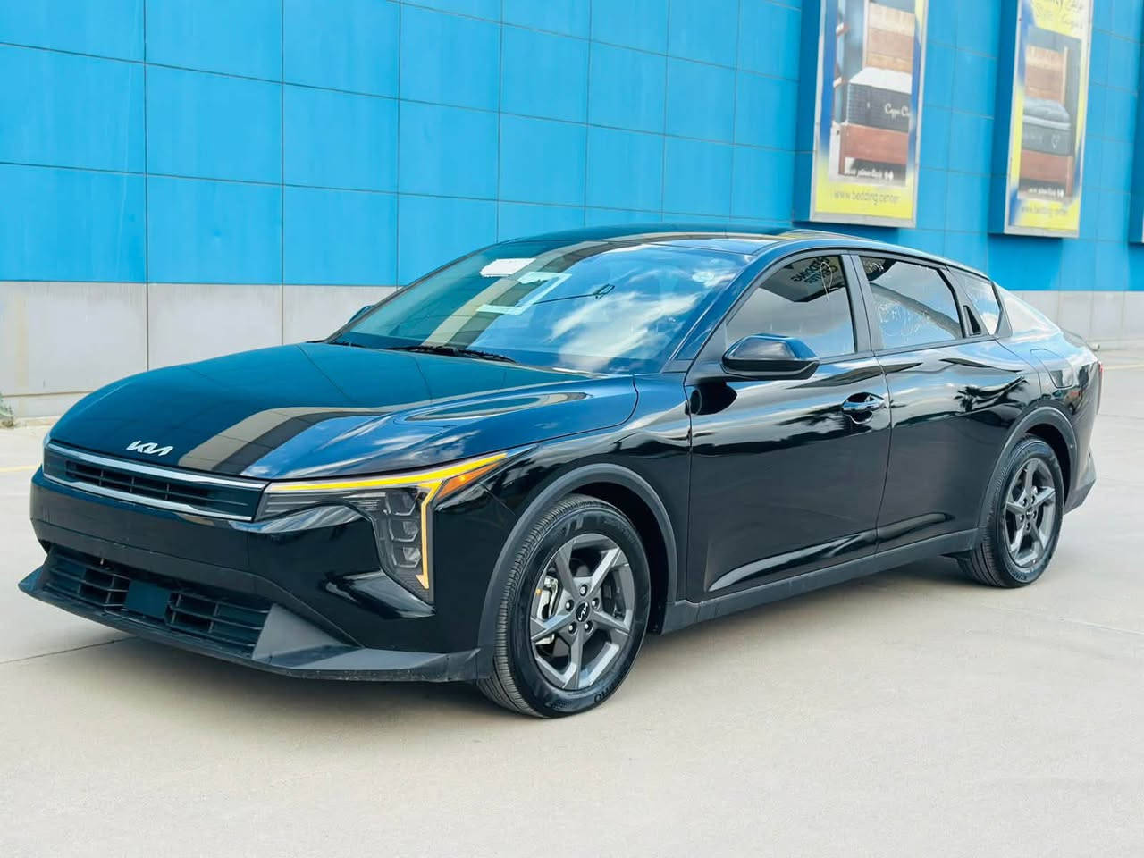 السلام عليكم
كيا K4 الشكل الجديد 2025🖤
2025 KIA K4 LX
محرك 2000 دوش المرغوب
بدون صبغ ✅
بدون ايرباك✅
بدون تبديل ✅
صور حادث موجوده 👇🏻

موصفات LX
شاشه ايباد عدد ٢
تشغيل عن بعد
رادار جانبي
تحديد مسار
رادار امامي
رادار خلفي
توقف ذاتي
قياده ذاتيه
شاشه كار بلي +اندرويد
سايد بريك بصمه
اوتو هولد
نظام سبورت ونورمل
تحكمات ستيرن 
وهواي بيها مواصفات

السعر  149ورقة بدون رقم ( تترقم شمالي )
واتساب / ☎️ *********** 📞
العنوان / اربيل ( معرض اربيل كارس )
