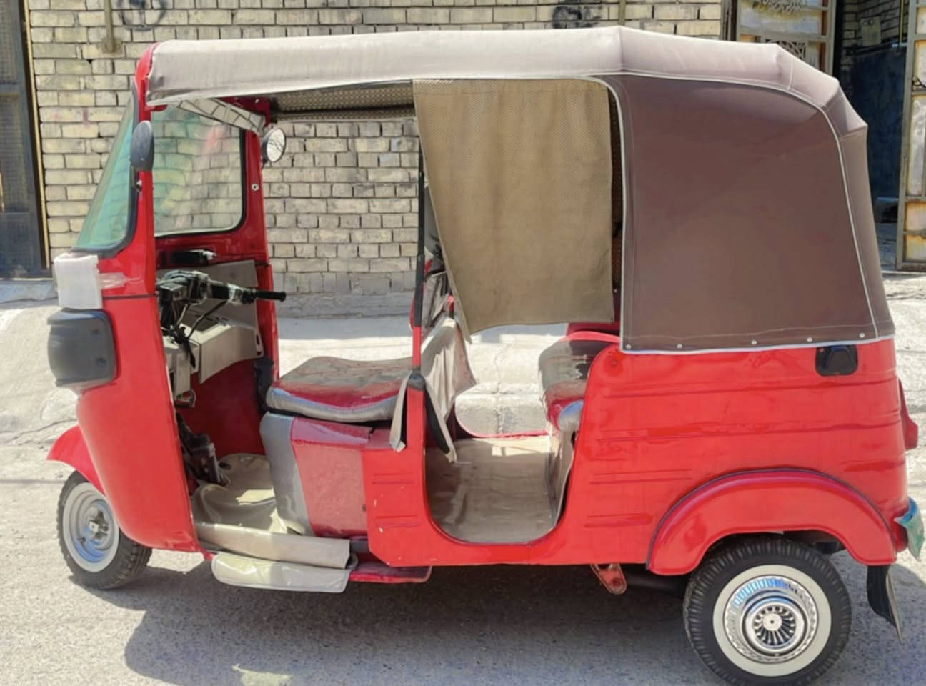 السلام عليكم. تكتك لبيع موديل. 18. رقم وسنويه. تكتك كبل لشارع. نضيفه. تراي زيرو مكينه 20   سعر. (5) | ***********
