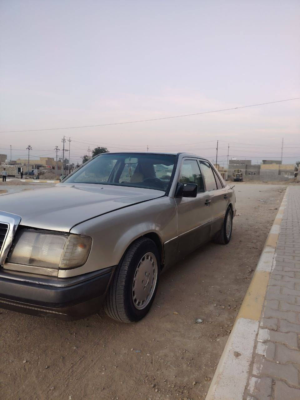 مارسدس دب 87 محور كير ومكينه مكفولات حداديه 100/50سنويه ال 2028 رقم بغداد دولي راعيه بغداد ومكانه حالين دوانيه وراعيه اريد امدور سعر  40 وبيه مجال ***********
