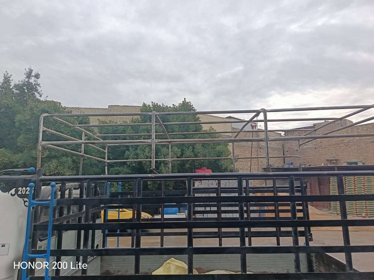 السلام عليكم اعيد النشر بسبب الوعود الكاذبه قفص مال محجر كيا 2700 مكان بغداد بيع مستعجل ***********
