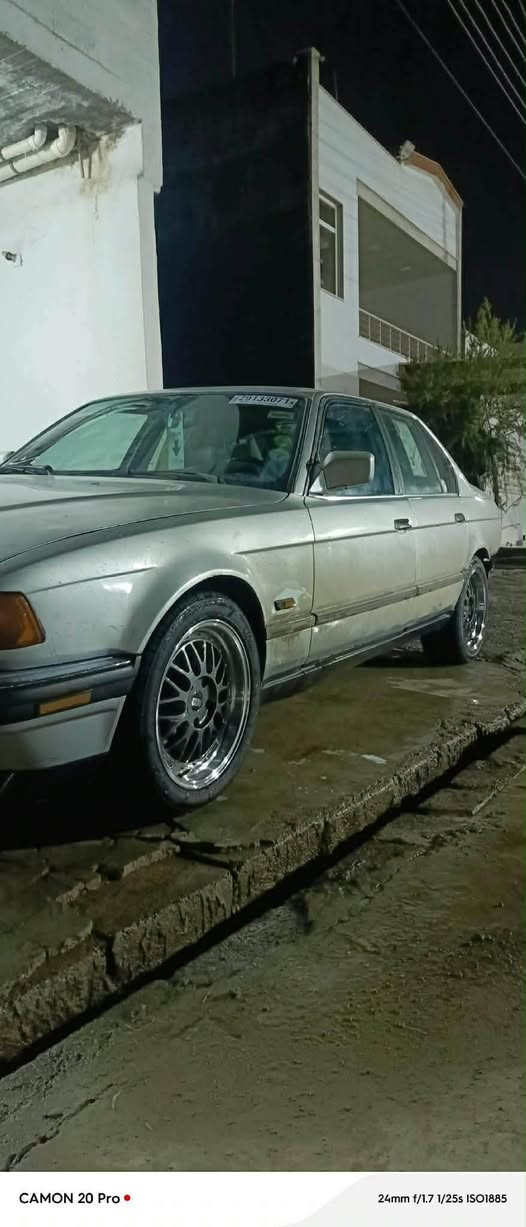 🔥BMW E32 730 V8
سەرەتا بەناوی خوا 
بئێم مۆدیل ١٩٩٢ فول ماسەفاتی ٨ پستن
جام کارەبای 
پەردە کارەبای 
ئاوێنە کارەبای 
٦ جکمجە 
دەعامی ٨ پست بیلادی
تۆماتیک ئیکۆ و ئێس و بەفری مەزبووتە
سەیارە ماڵی خۆمان گێرو مەکینەو ئەکسلی بەشەرت بێ نوقوستانی و عەیب سەیارەکە بەناوی خۆمان تاوە ٢٠٣١ نوێیە بەشەرتی تحویل و مشروع وەتنیە زۆر پاک ماوەتەوە  بۆ نوقوستانی پرسیار مەکە تایەو ویل نوێیە و زۆرپاکە 
077‪2 54‪4 48‪47 السليمانية, العراق


**إذا كنت صاحب هذا الإعلان وتريد حذفه لأي سبب، رجاءا أرسل رسالة إلى الدعم الفني**