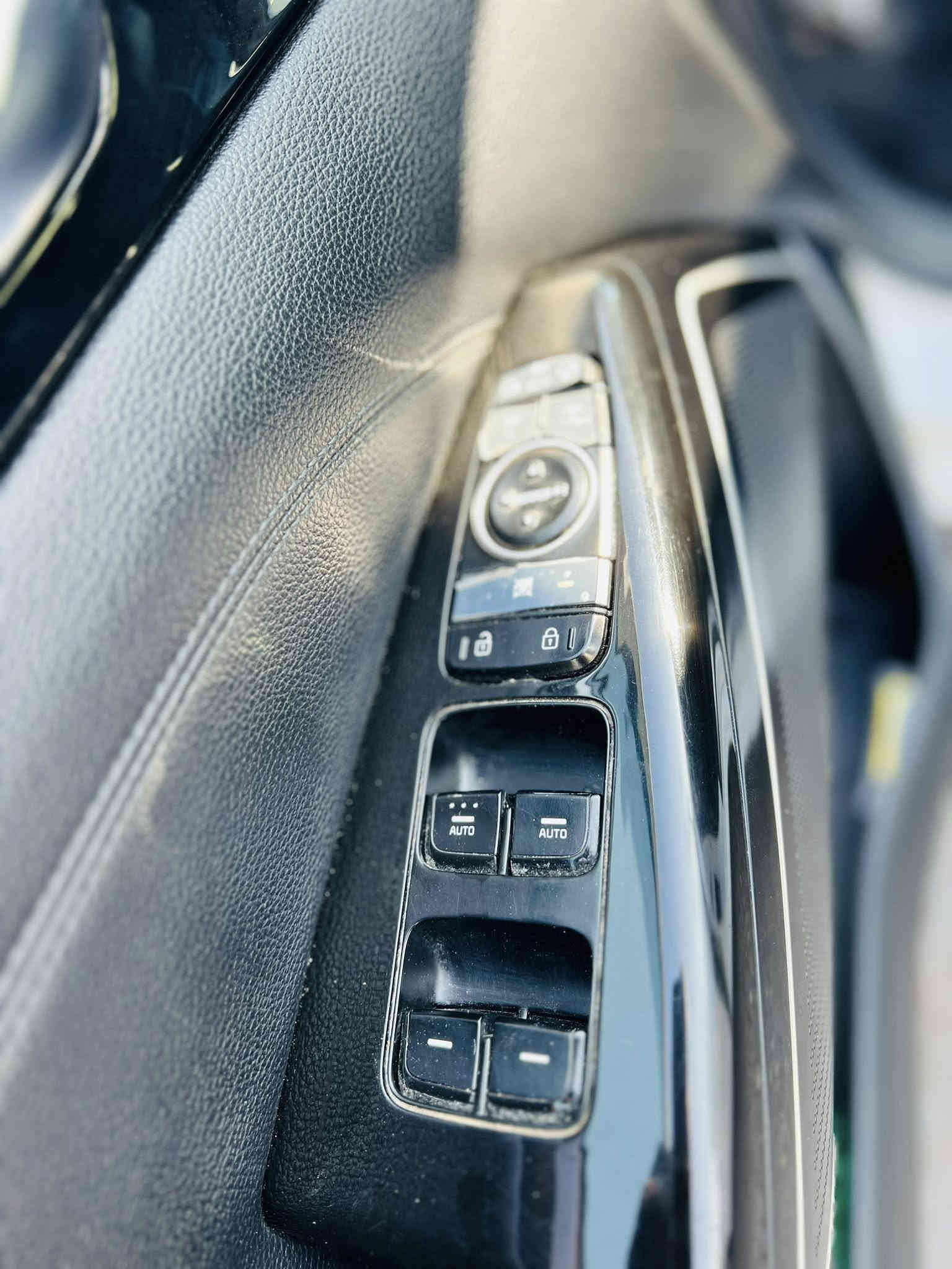 اللهم صلي على سيدنا محمد 
السلام عليكم اخوان كيا كادنزا للبيع موديل ٢٠١٨ وارد امريكي ٦ سلندر رقم بغداد دولي جديد بسمي شرط تحويل حادث بنيد مصبوغ نفسه وجاملغ بارد سياره كامله ع اخر حبه الفضل لله 
سياره فول مواصفات 
بانوراما سوده كامله 
بصمه تشغيل وبصمه ابواب بصمه جنطه 
مانع انزلاق
داخل صاج
اشاير جانيه 
شاشه كبيره 
فول تحكم ستيرن 
مري شفط 
تدفئه كشنات 
تبريد قطعتين 
رادار جانبي 
رادار خلفي 
حساسات خلفيه 
كشنات كهرباء جلد 
نظام ترحيب عند اقتراب 
فول للاخير سيارة السعر ١٥٤ وبيها مجال قليل حك جيه مكاني بغداد عامريه 
***********
*********** 
متواجد واتساب ايضاً 
(ملاحظه):- بيها طخه بدوسه بعدها ع وضعها
