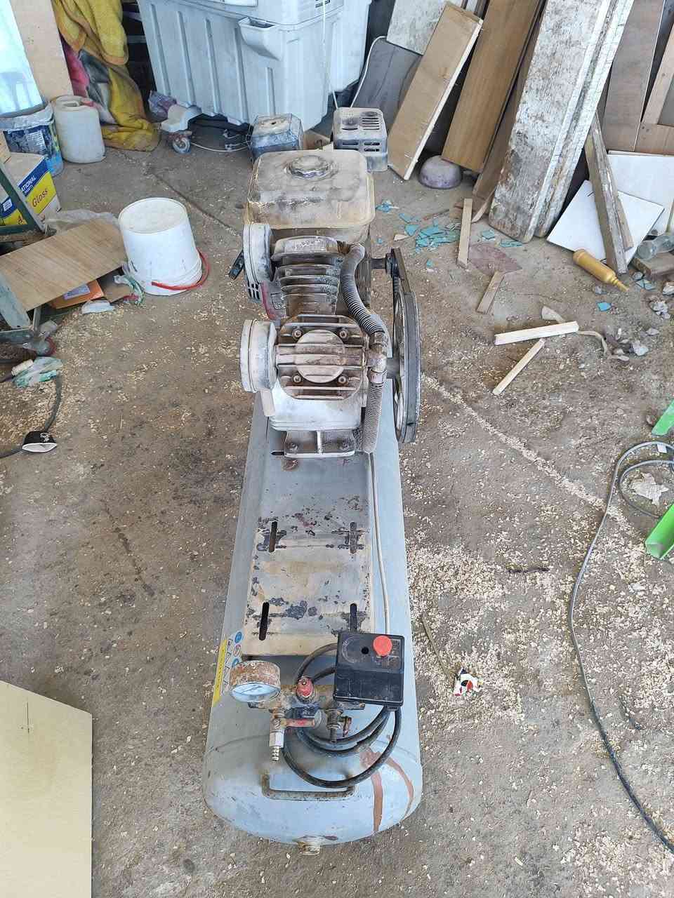 كنبريسر  حجم ١٠٠ البيع شغال  العنوان الديوانية قضاء الشاميه 
رقم ***********
